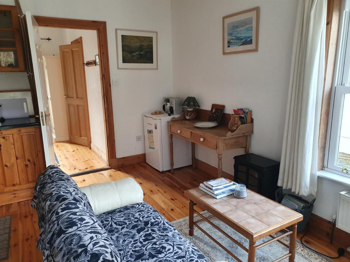 Cosy Self Contained Cottage With Stunning Views Killaloe Esterno foto