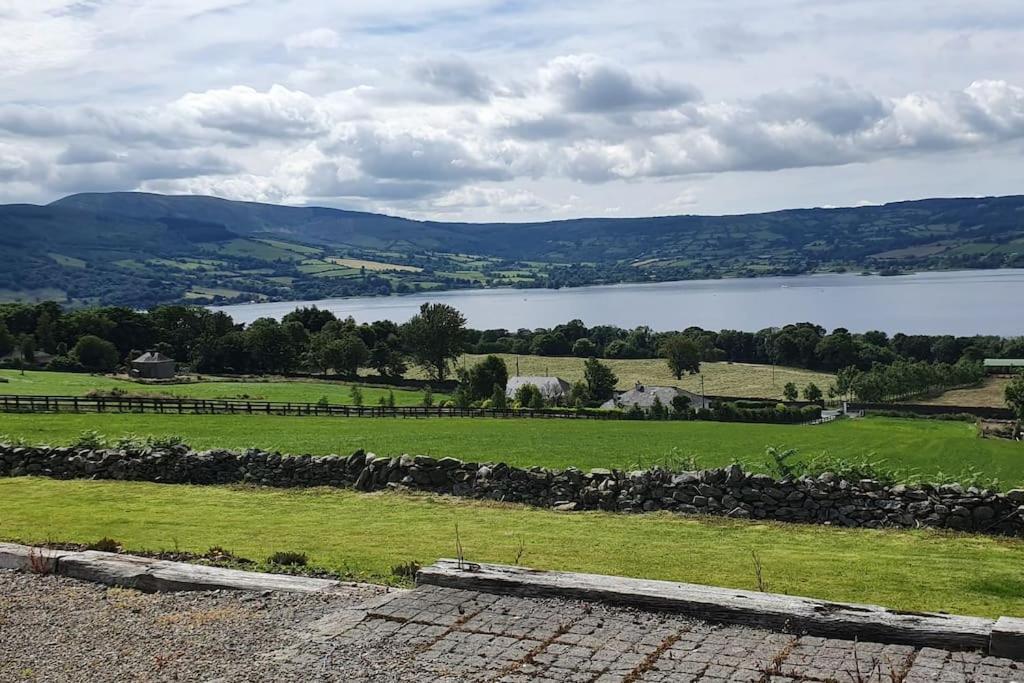 Cosy Self Contained Cottage With Stunning Views Killaloe Esterno foto