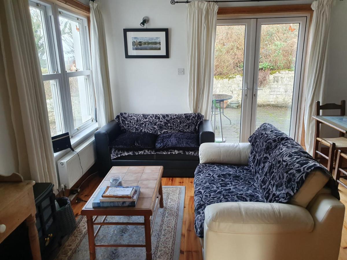 Cosy Self Contained Cottage With Stunning Views Killaloe Esterno foto